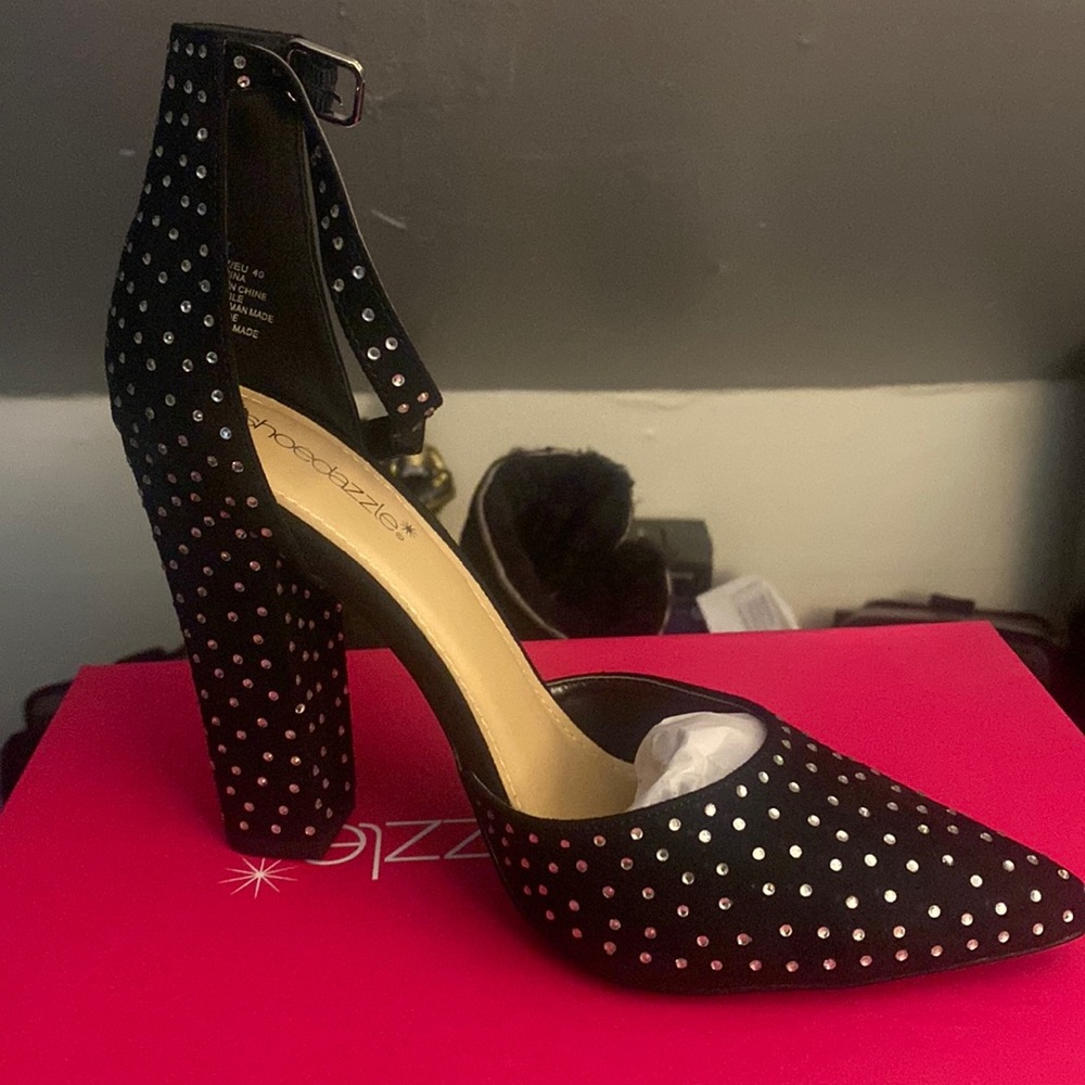 Shoe Dazzle size 9 Black w/rhinestone